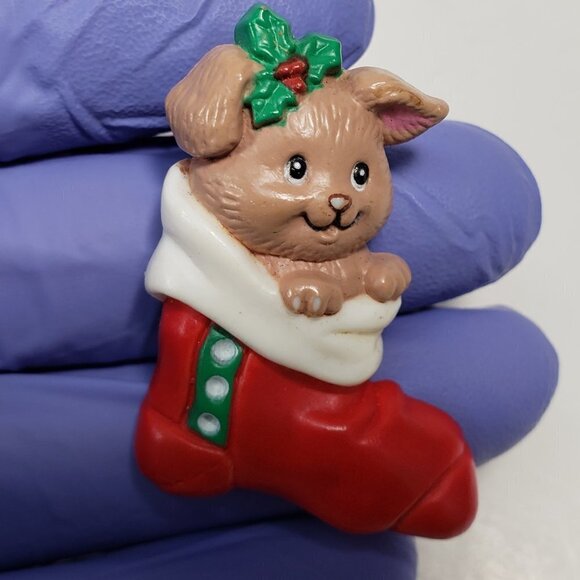 Vintage Christmas Puppy Brooch – Dog in Stocking Holiday Pin - 1.5 x 1.5" - Picture 6 of 6